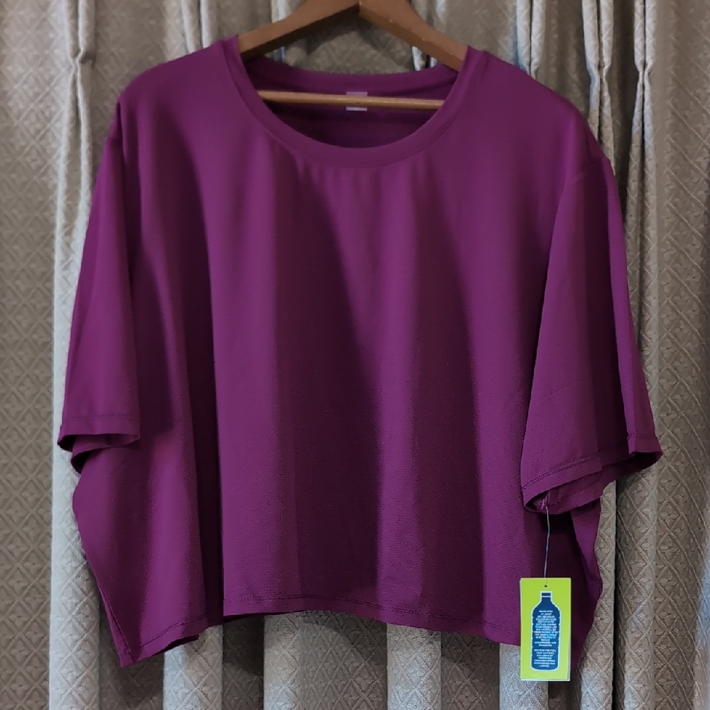 NWT Women's Size 2X Vively Fuchsia Athletic Crop Top